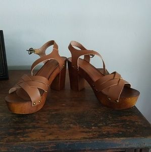 Alter'd State faux clog